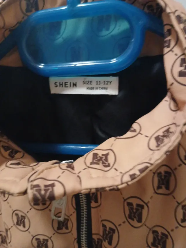 Chaqueta niño Shein Talla 13-14 Estampada