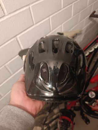 Casco de bicicleta negro