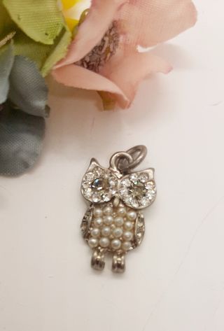 Ciondolo gufo con perle e strass