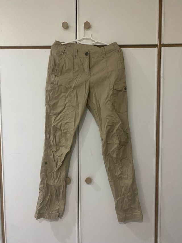 Pantalones cargo beige