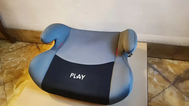 Asiento elevador niños coche