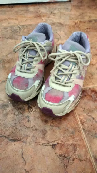 Zapatillas deportivas Kelme rosas y moradas