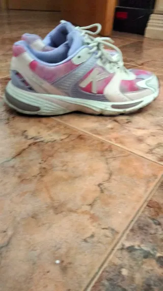 Zapatillas deportivas Kelme rosas y moradas