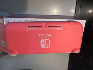 Nintendo Switch Lite Coral