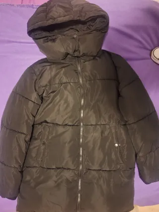 Abrigo acolchado negro Stradivarius Talla S