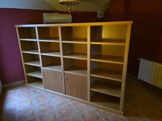 Estantería de madera a medida