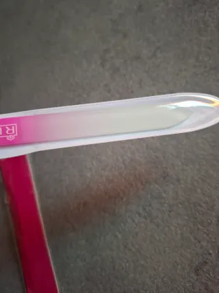 Lima per unghie in vetro Rimmel con custodia nuova