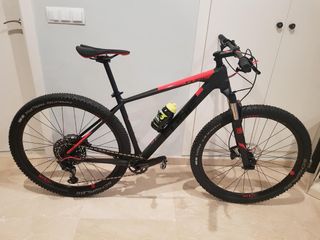 Bicicleta Cube Reaction Carbono