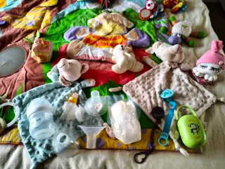 Manta de juegos y muñecos para bebé