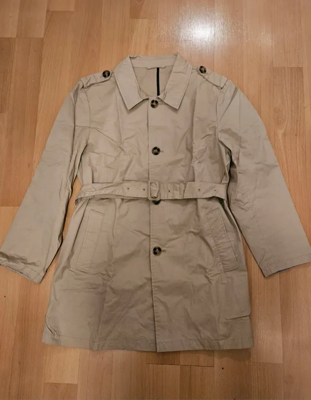 Gabardina beige con cinturón