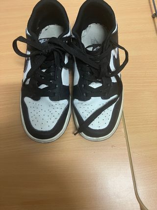 Zapatillas Nike Negras y Blancas