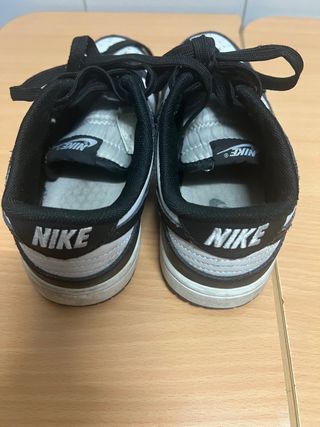 Zapatillas Nike Negras y Blancas