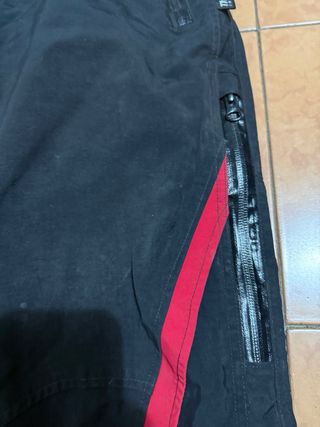 Pantalón Invierno Trekking Negro/Rojo