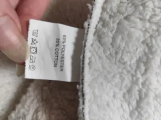 Chaqueta gris con pelito por dentro