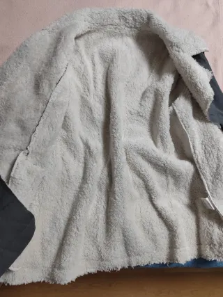 Chaqueta gris con pelito por dentro