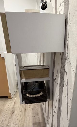 Mueble recibidor madera y blanco