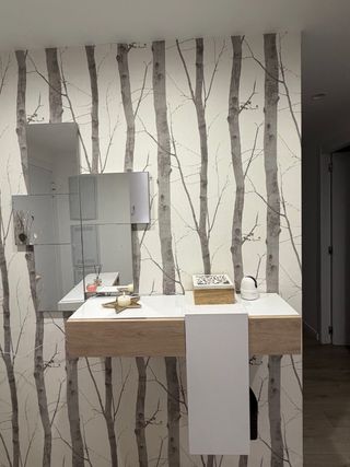 Mueble recibidor madera y blanco