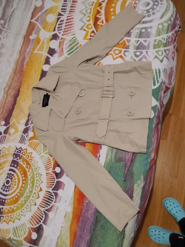 Gabardina corta beige