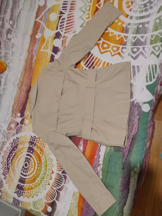 Gabardina corta beige