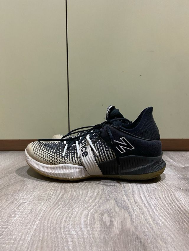 Zapatillas New Balance Hombre Negras/Blancas