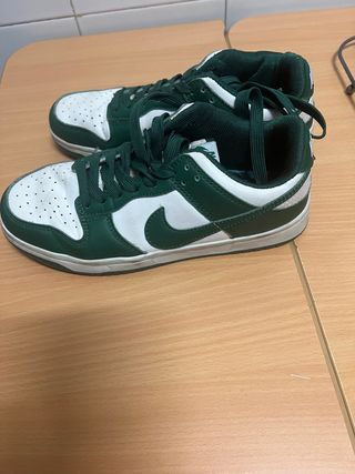 Zapatillas Nike Verdes y Blancas
