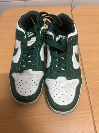 Zapatillas Nike Verdes y Blancas