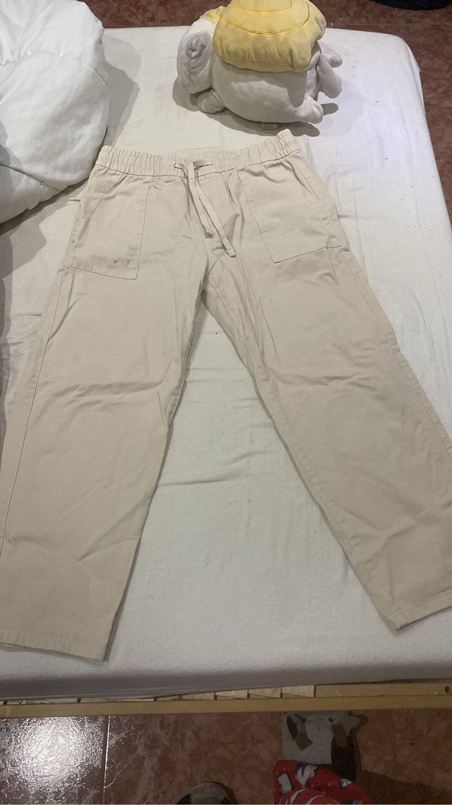 Pantalón cargo beige