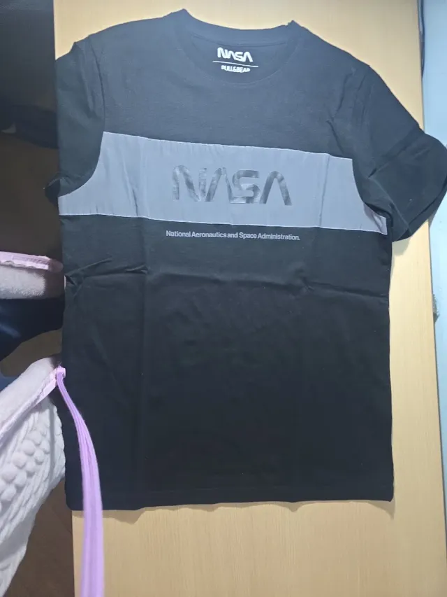 Camiseta NASA Pull&Bear Negra