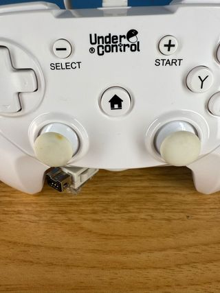 Controller Nintendo Wii Under Control Bianco