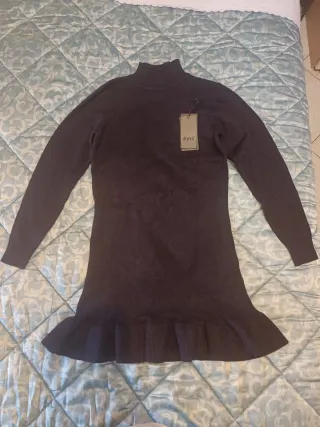 Vestito Evis collo alto con balza