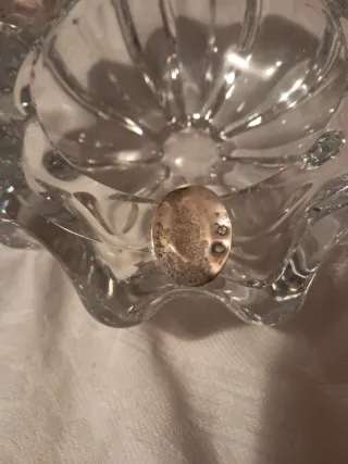 Cenicero de cristal con adornos de plata