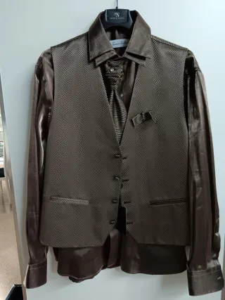 Conjunto chaleco y plastrón Novios/Padrinos Marrón