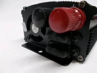 Inverter 2000W 12V 220V Trasformatore Auto Barca