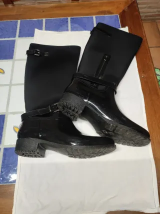 Botas de agua altas negras