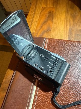 Videocámara JVC GZ-HM445SE – Full HD, 40x Zoom