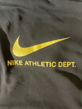 Felpa Nike con cappuccio nera e oro