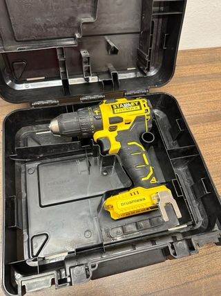 Taladro Percutor Stanley Fatmax Brushless +Maletin