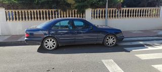 Mercedes-Benz Clase E240