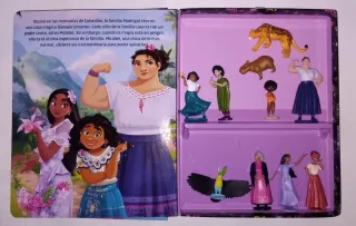 Libro aventuras Encanto + muñecos