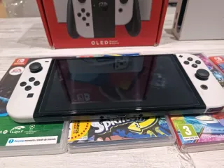 Nintendo Switch OLED Blanca + Funda + Juegos