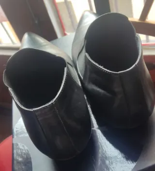 Botín hombre piel negro