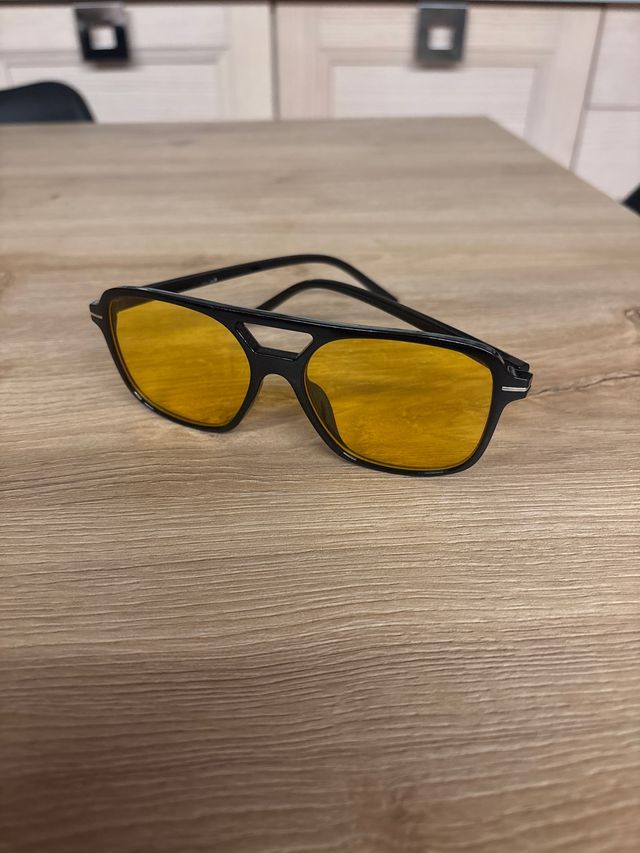 Occhiali da sole uomo neri con lenti gialle