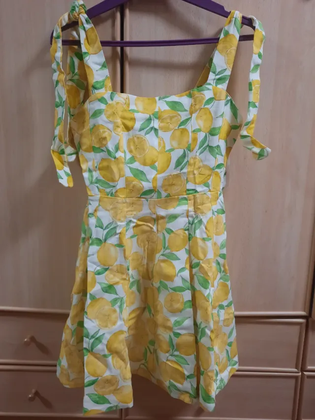 NUEVO Vestido de verano con estampado de limones