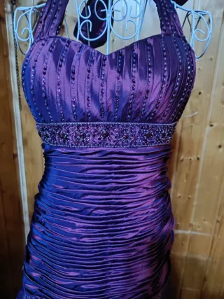 Vestido de fiesta morado exclusivo