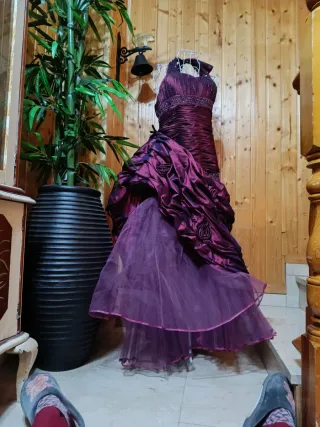 Vestido de fiesta morado exclusivo