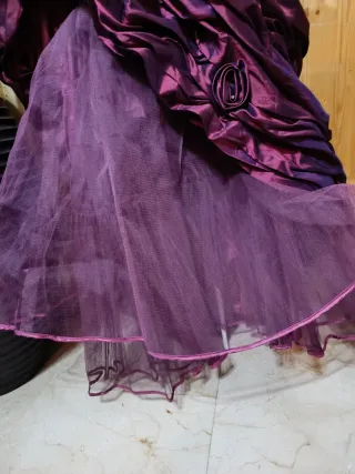 Vestido de fiesta morado exclusivo