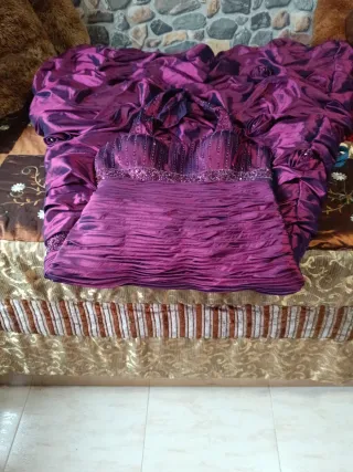 Vestido de fiesta morado exclusivo