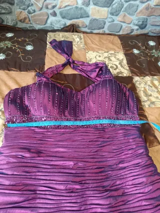 Vestido de fiesta morado exclusivo