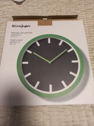 Reloj de pared moderno