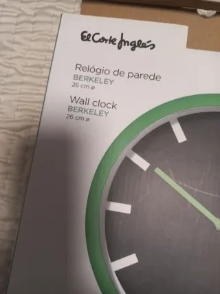 Reloj de pared moderno